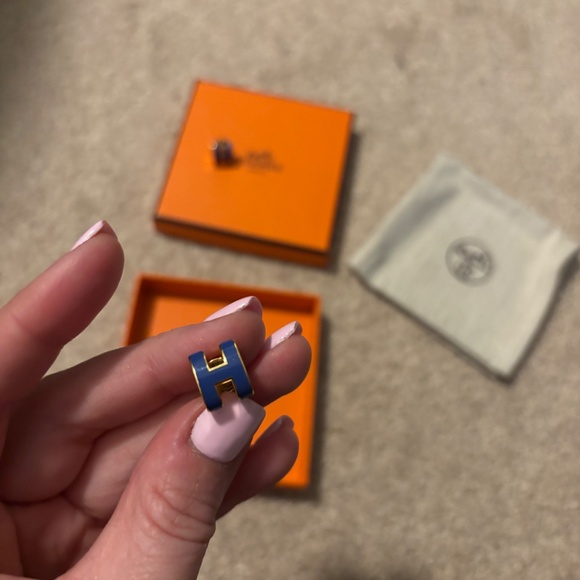 Hermes Mini Pop H Earrings - Picture 6 of 6